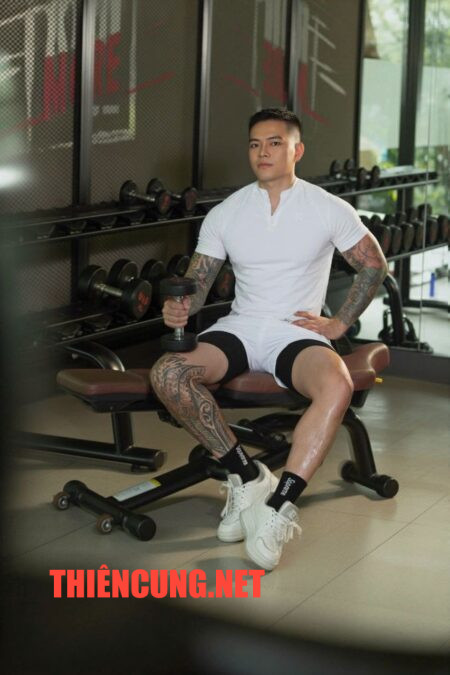 TIẾN 53( Hot boy teen đa năng top bot good body sạch sẽ quyến rũ massage bú liếm tới bến !