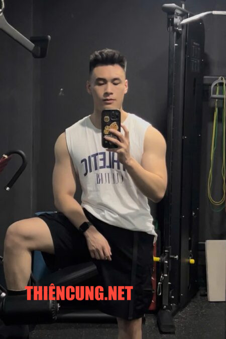 PHONG 64 (Trai gym men kỹ năng chuyên sâu mông thủ ngực cong