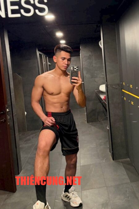 NICK 95( boy menly điển trai massage bài bản body gym 6 múi