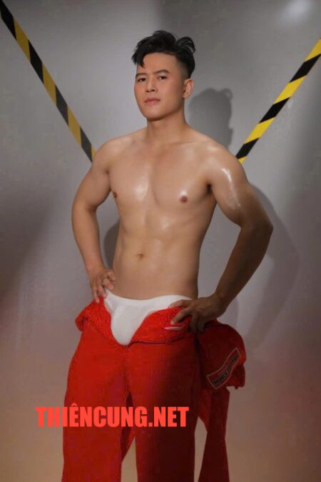TÙNG 119 trai PT body gym to cơ thể săn chắc đẹp trai mông to fuck sướng