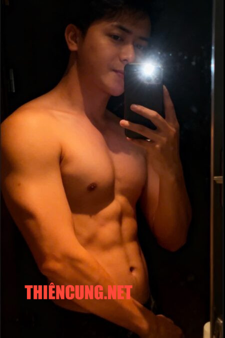 HUY 128 trai teen cơ bắp đùi to đít bự chuyên top